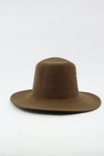 Load image into Gallery viewer, New Zealand Type 3 Lemon Squeezer hat
